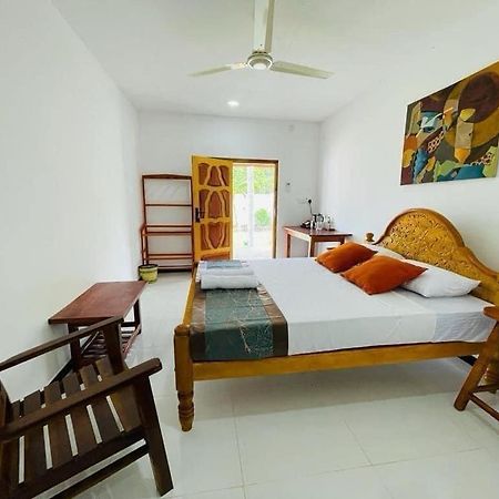 Ratnam Hotel Jaffna Exterior foto