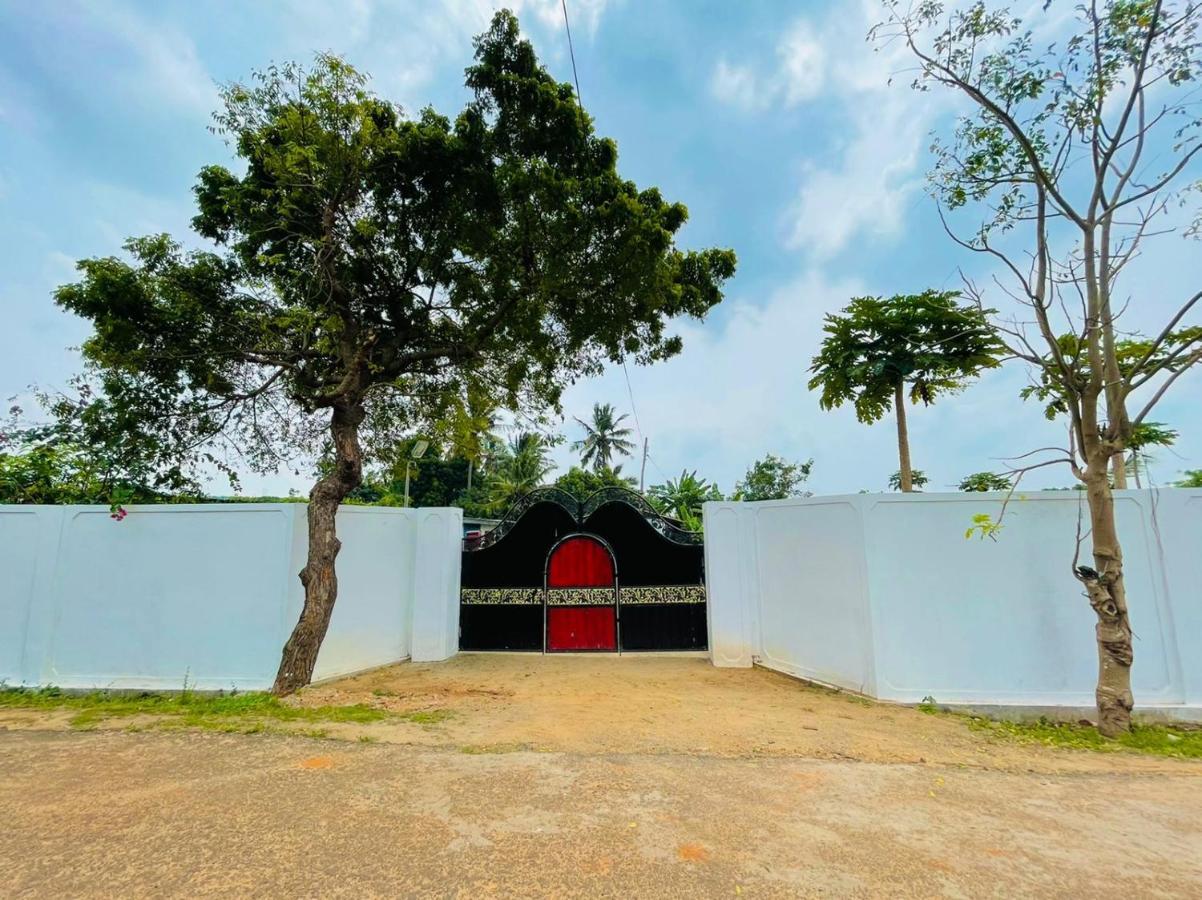 Ratnam Hotel Jaffna Exterior foto