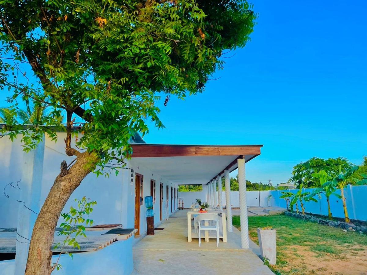 Ratnam Hotel Jaffna Exterior foto