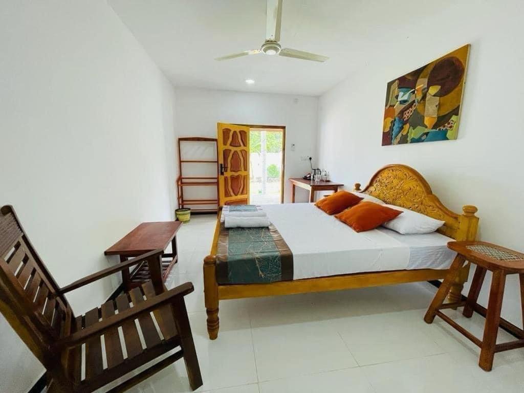 Ratnam Hotel Jaffna Exterior foto